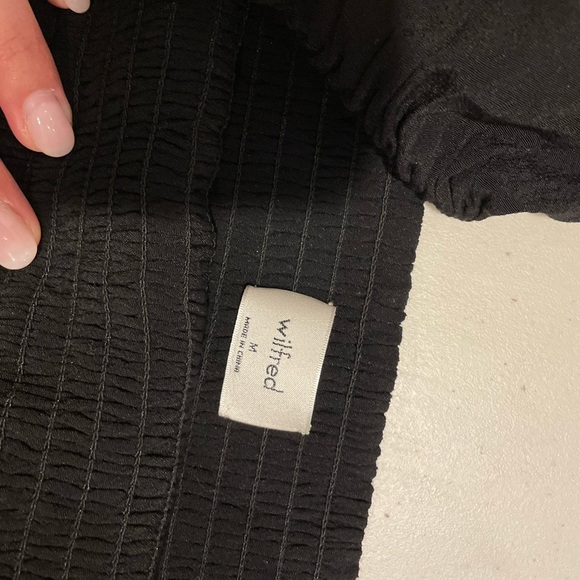 Wilfred Smocked off the shoulder crop top - Picture 2 of 2